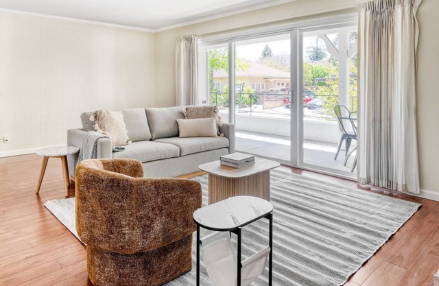 Sunny Palo Alto 2BR w/W/D & Garden, near FB & Google, by Blueground