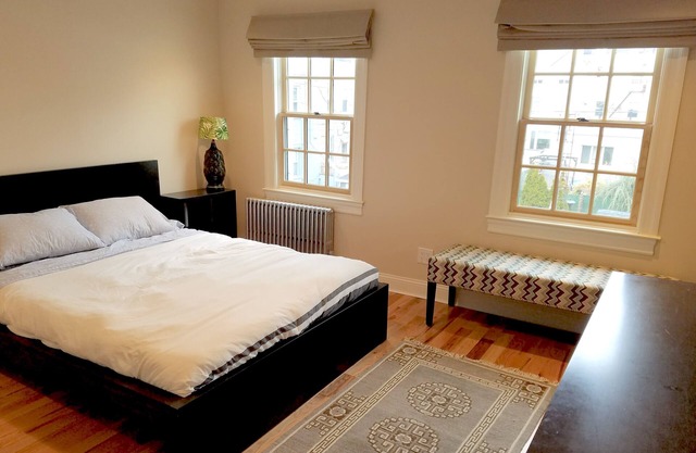 Sunny Williamsburg 2bdr with 3 beds. Great location and 15 minutes to Union Sq.