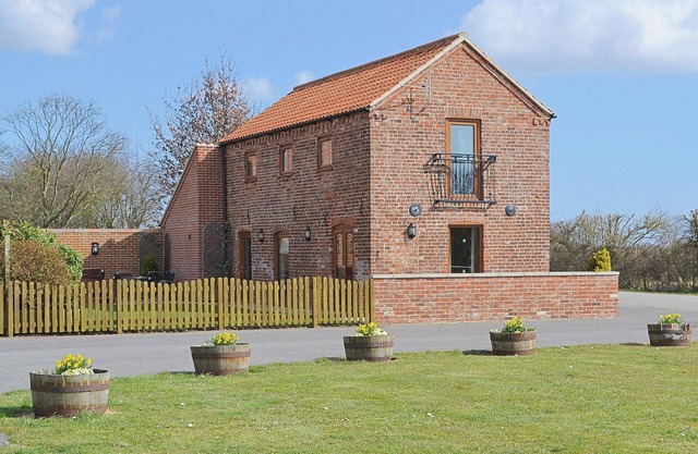 Sunrise Barn - E4865