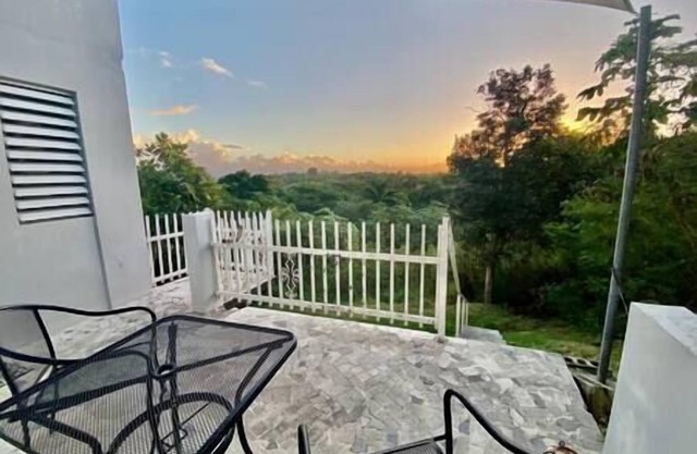 Sunrise Suite- King bed/Full kitchen