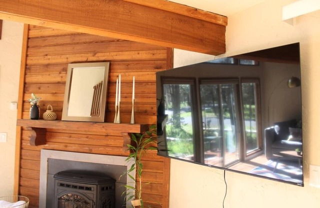 Sunriver Area Adventure Retreat + EV Charger!