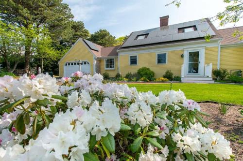 Sunroom Mins to Beaches Views of Marsh