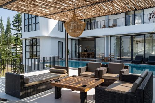 Sunset City View Villa 5 bedrooms with a private heated swimming pool