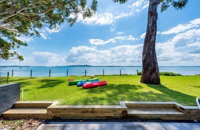 'Sunset@Corlette' *2 SUPs 2 Kayaks* WATERFRONT ACCOMMODATION Port Stephens