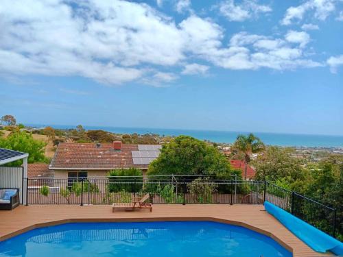 Sunset Poolside Escape - Pet Friendly