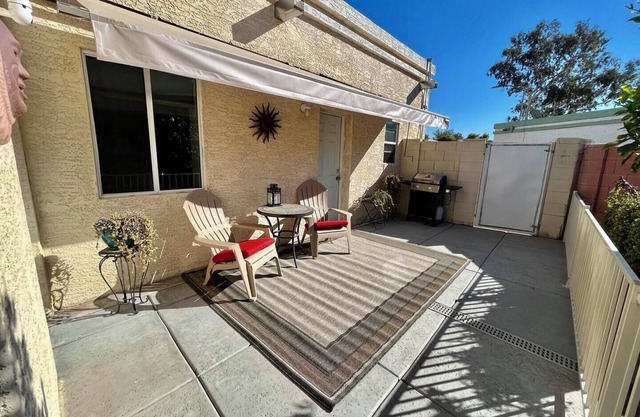 Sunset Serenity: A Cozy 1-Bedroom Guest Suite Retreat in Beautiful North Phoenix