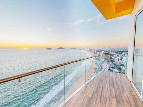 SUNSET VIEW 1801 - Penthouse con vista al mar en Malecón