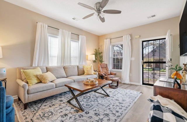 Sunshine Cottage + Cooper Young + 3BR