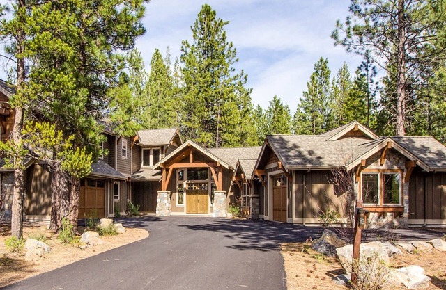 Sunstone Stunner - Six Master Suites and Bunkroom