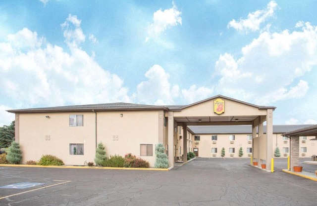 Super 8 by Wyndham Elko