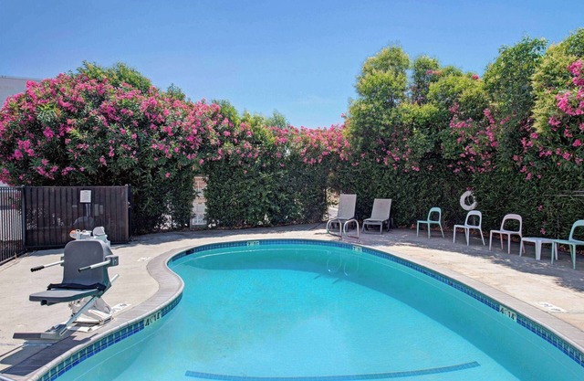 Super 8 by Wyndham Sacramento/Florin Rd