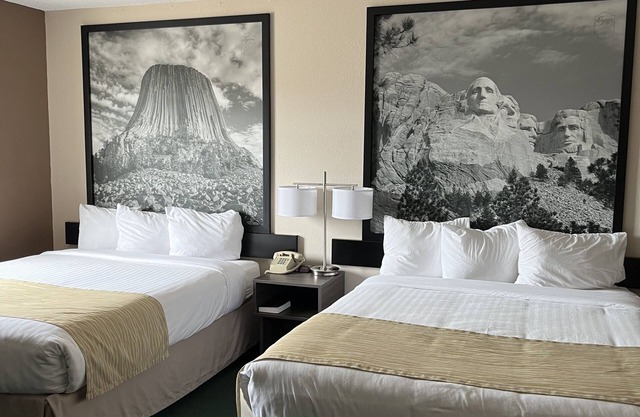 Super 8 by Wyndham Sturgis