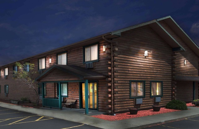 Super 8 by Wyndham Ticonderoga