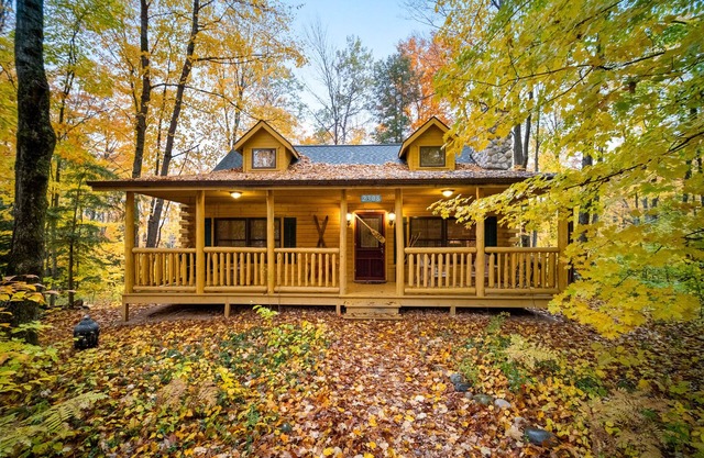 Super Cozy, A/C, steps from trails, kid friendly