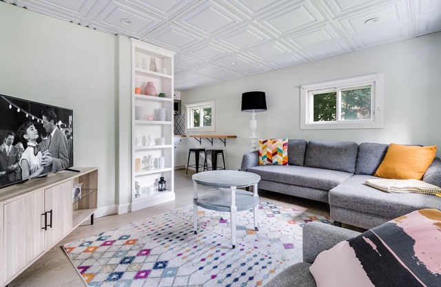 Super Cute & Cozy Apartment in Downtown Mystic!
