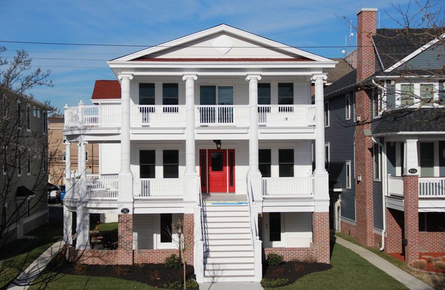 SUPER RENTAL 16 bedrooms, 8 Master Suites, 11+ Full Baths, 2 Private Elevators