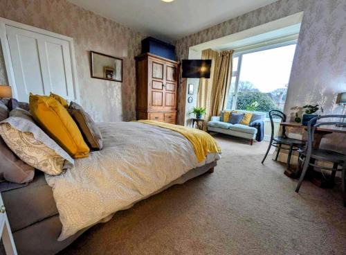 Super sunny studio with own terrace & parking