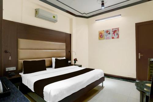 Super Townhouse Sushant Lok Phase 1 Formerly Hotel Neven
