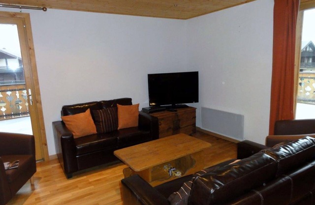 Superb 3 Bedroom Apt. At The foot of Les Memises, Lake Geneva & Swiss Alps views