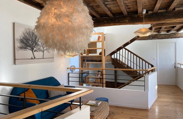 Superb contemporary gîte at the foot of the mountains, fireplace, wifi, barbecue