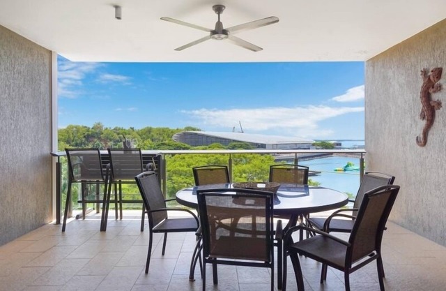 Superb Waterfront Lagoon Views: Balcony Relaxing