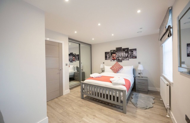 Superior 1-Bed, 1-Bath Apartment by KSA