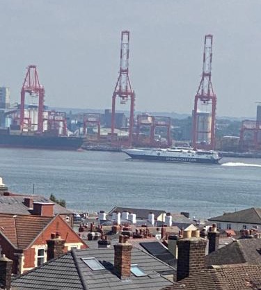 Superior, spacious apartment in New Brighton, near Liverpool