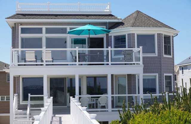 Surf City Escape!