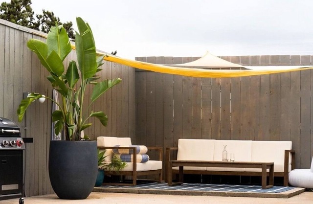 Surf Cottage w/Private Pool and Fire Pit Close to La Jolla Beaches