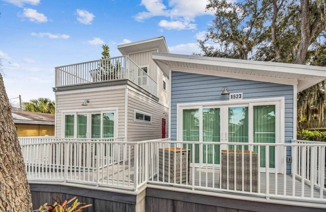 Surf Shack Tiny Home on Pinellas Trail w/Heated Pool
