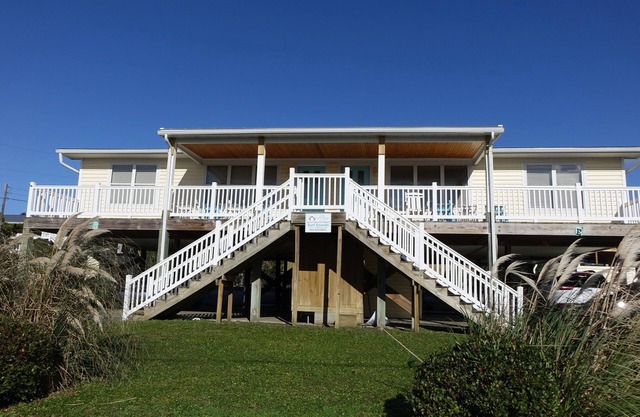 Surf Sounds Beach Retreat, Completely Renovated, Enter your Relaxation Zone.