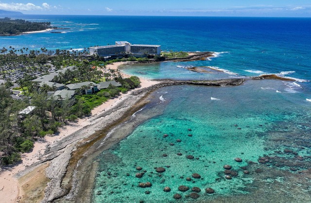 Surfer's paradise on Oahu's North Shore - Split ACs