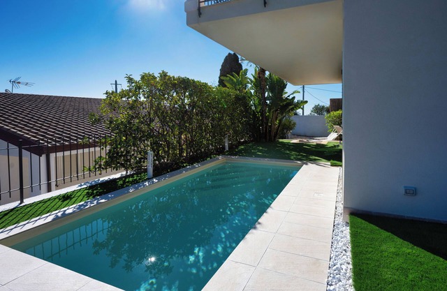 Surrounded by nature, equipped with breathtaking views, only 8 minutes from the sea