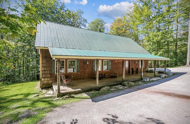 Surrounded by peace, quiet, and nature~welcome to Woodhaven!