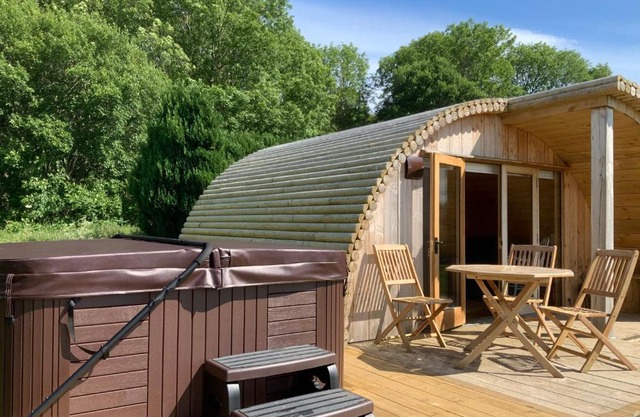 Sutor Coops The Nest with Hot Tub