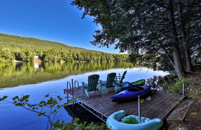 Sweet Cottage at Fern Lake – Cozy Lakefront Retreat with Private Dock & Kayaks