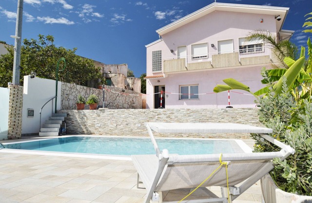 Sweet Dream villa with private heated pool for 18 people