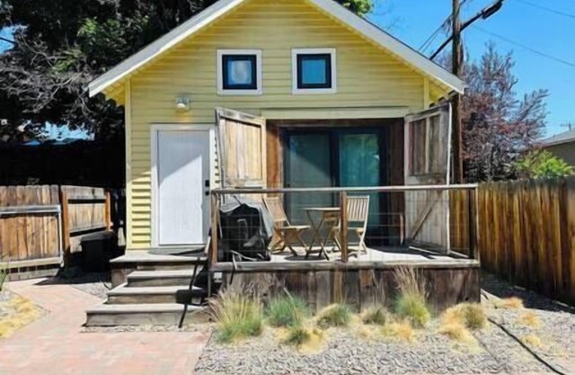 Sweet Studio 1/2 mile Downtown & Old Mill District