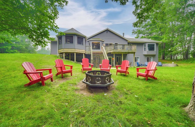 Swim Dock & Game Room: Lakefront Home in Siren!