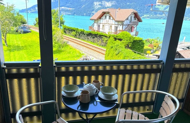 SwissHut Stunning Views Alps & Lake - Apart. Du Lac