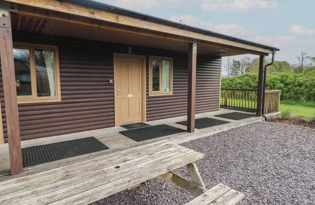 SYCAMORE, romantic, country holiday cottage in Cowbridge