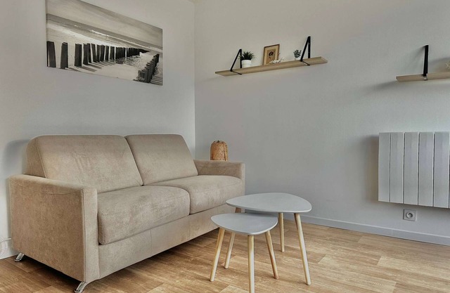 Sydney - studio with loggia, direct beach access