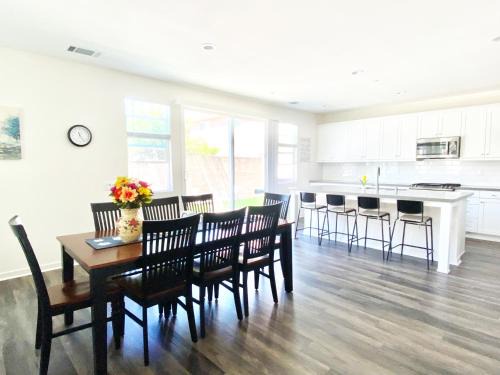 Sylmar North LA Home 5 Bedrooms 3 Bath