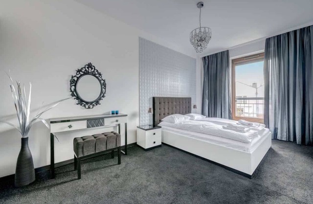 Szafarnia 7 | Spacious Apartment | Parking