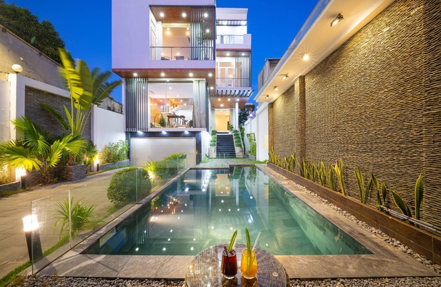 T P Pool Villa