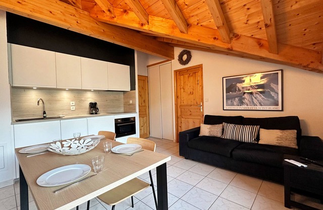 T2 Apartment in Samoëns center with parking, pets allowed
