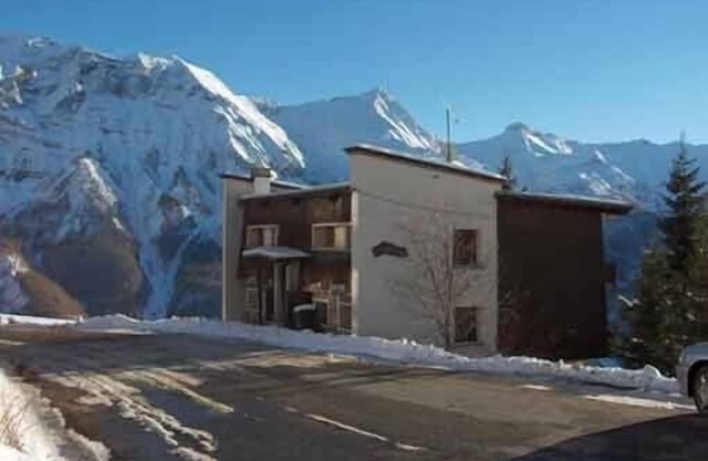 T2, VIEWS in cottage 300m from the slopes in ORCIERES MERLETTE