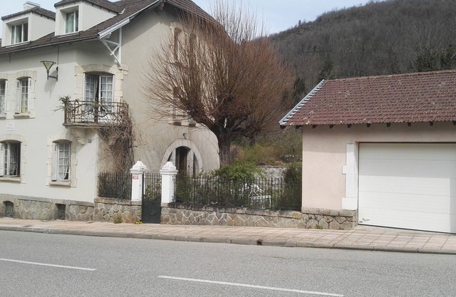 T3 85m2 ds villa coecilia with garden 300m thermal baths cable cars Ax les Thermes