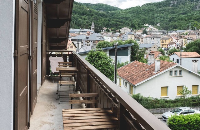 T3 bis 6/8 P- 4 * 300 m SKI private parking sauna balcony gym wifi