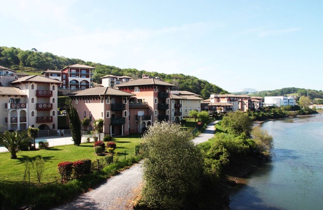 T3 standing (sleeps 6) - 40m² terrace - foot Beach and nice view